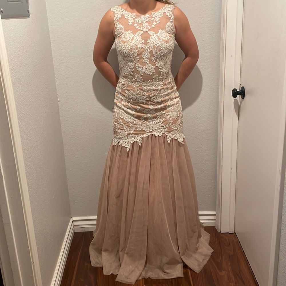 Xscape beige lacy dress size 2
